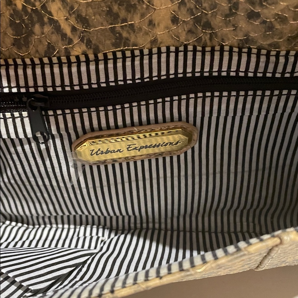 Handbag - Picture 3 of 4